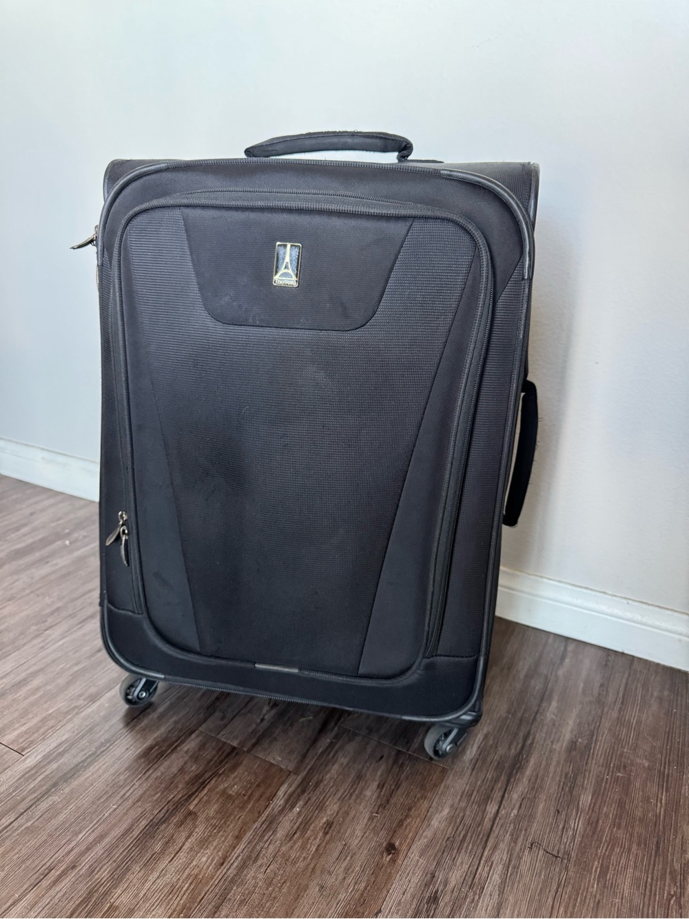 Travelpro Maxlite 4 Expandable 25 Inch Spinner Checked Luggage Suitcase (Black)